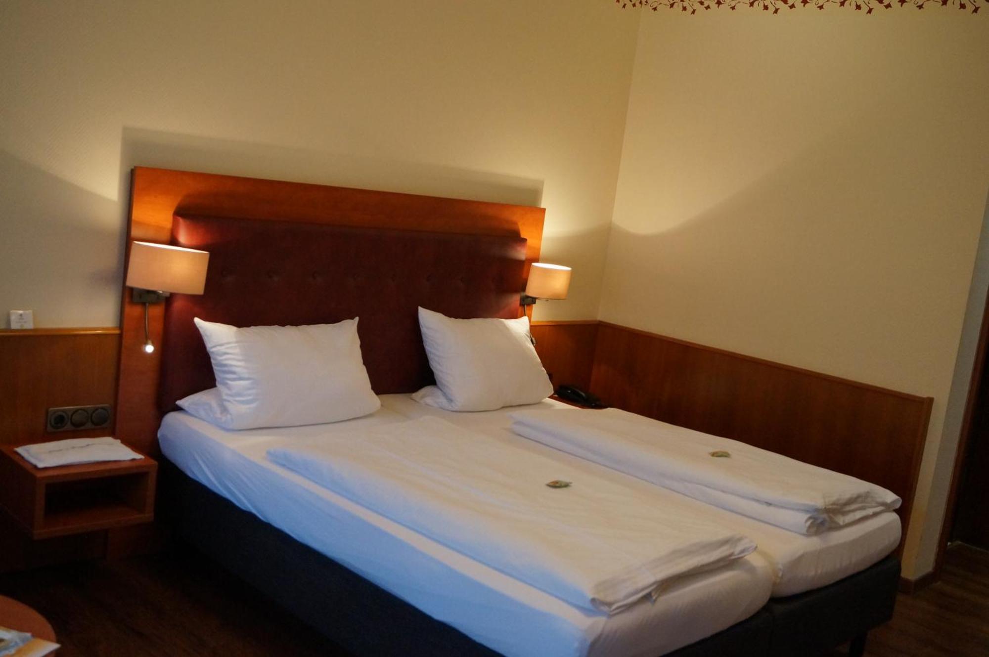 Gasthof - Hotel Zum Loewen Schwabthal Екстериор снимка