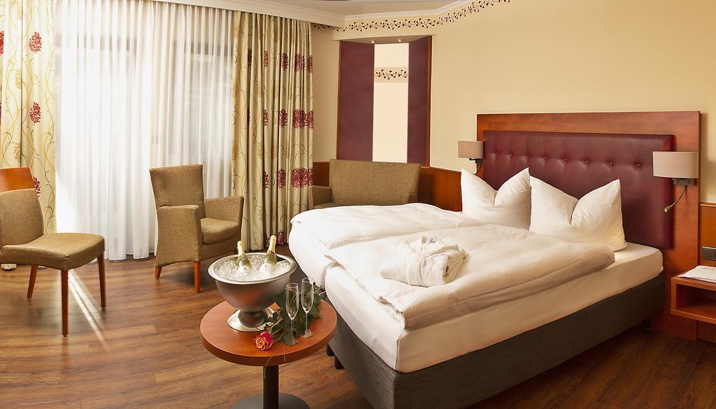 Gasthof - Hotel Zum Loewen Schwabthal Екстериор снимка